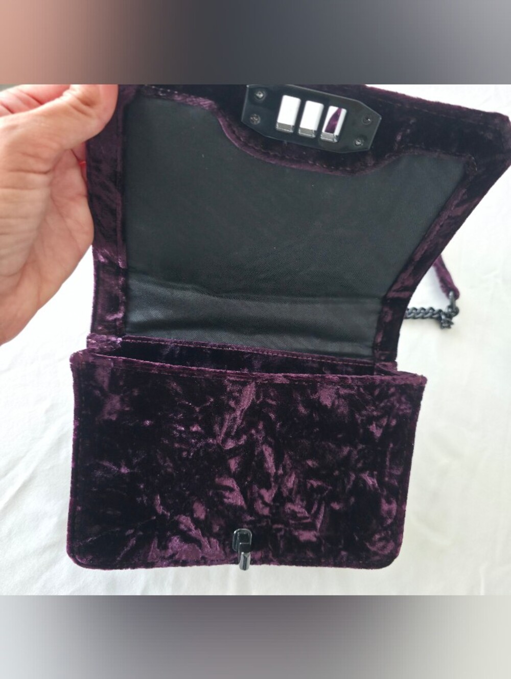 Love Small Chevron Quilted Velvet Crossbody Bag - Picture 5 of 7